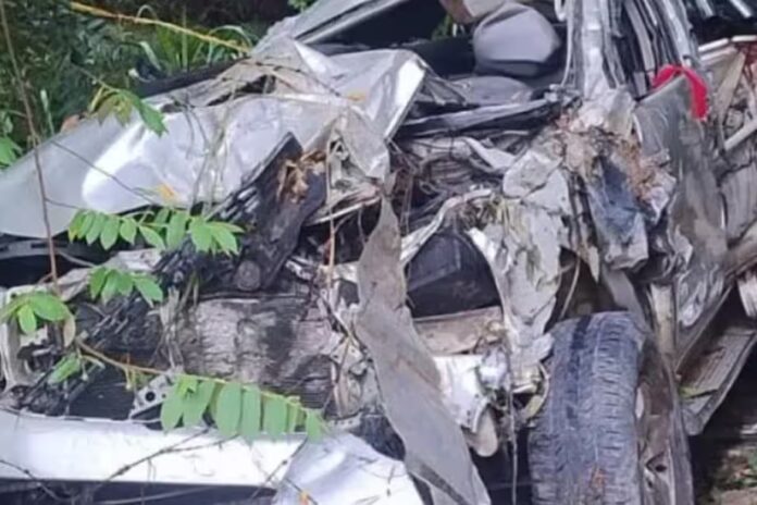 Camioneta destruida al fondo del abismo en El Chontaduro, vía Neiva-Palermo (23-VI-2025)