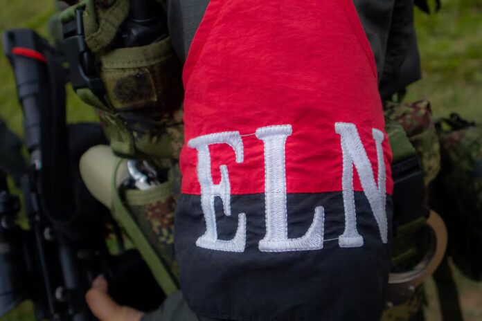 Militares refuerzan un puente en Antioquia tras alerta de atentados del ELN, 4-jul-2025